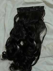 Essential Luxe 10-Clip Hair Extension Set showing hair colour, texture and attachment detail