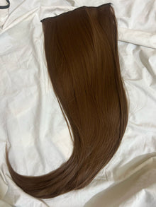 Essential Luxe 10-Clip Hair Extension Set showing hair colour, texture and attachment detail
